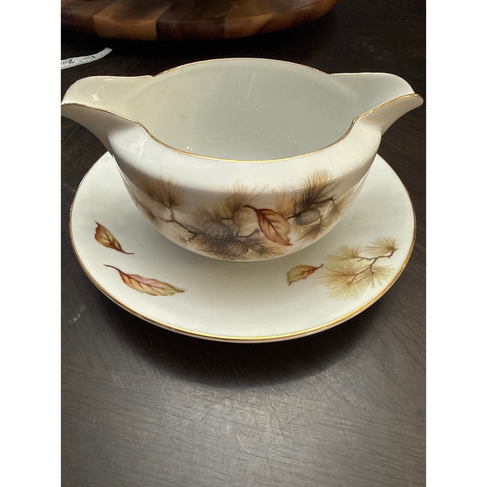Vintage Pine Cone Porcelain Gravy Boat Attached Underplate Gold‎ Trim Woodland